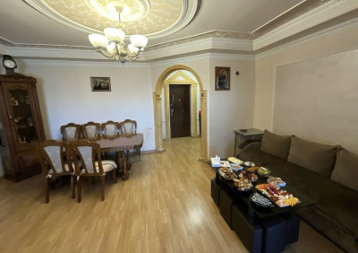 Կոդ BA-2659   Վաճառվում է բնակարան