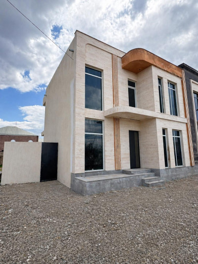 Կոդ AS-0343  Վաճառվում է առանձնատուն