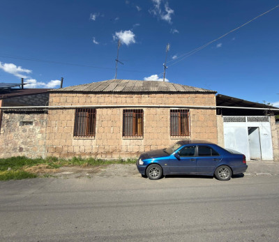 Կոդ AA-3043 Վաճառվում է առանձնատուն