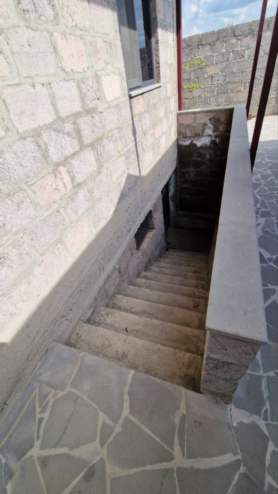 Կոդ AV-5822 Վաճառվում է առանձնատուն