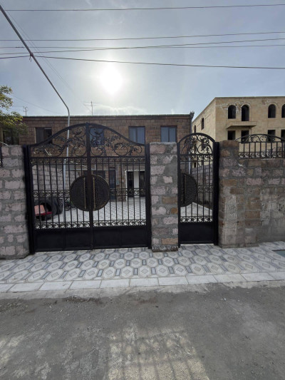 Կոդ AA-5905 Վաճառվում է առանձնատուն