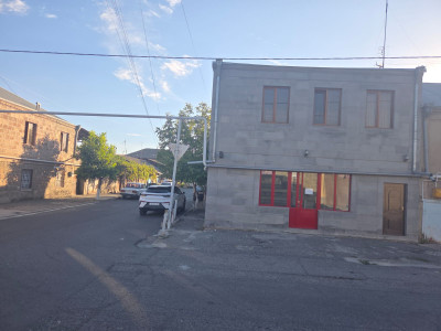 Code KA-7502 – Commercial property for sale
