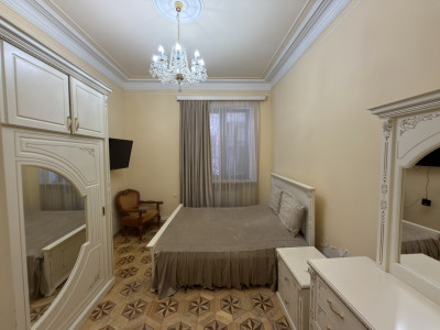 Կոդ AA-7680 Վաճառվում է առանձնատուն