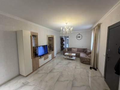 Code AA-8083 House for sale