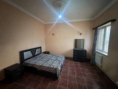 Կոդ AE-1209  Վաճառվում է առանձնատուն