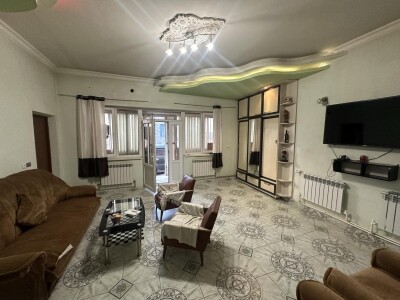 Կոդ AE-1209  Վաճառվում է առանձնատուն