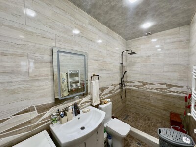 Code AA-0957, a house for sale.