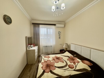 Code AA-0957, a house for sale.