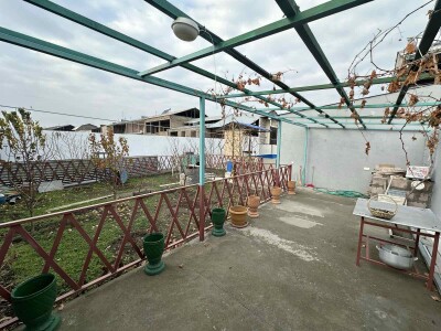 Code AA-0957, a house for sale.