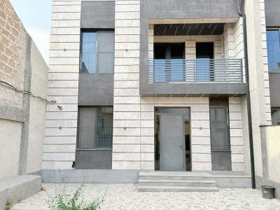 Կոդ 738 Վարձով է տրվում առանձնատուն