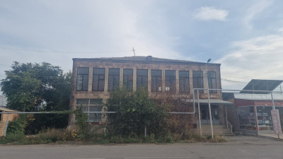 Код KV-3300 Продается коммерческое помещение