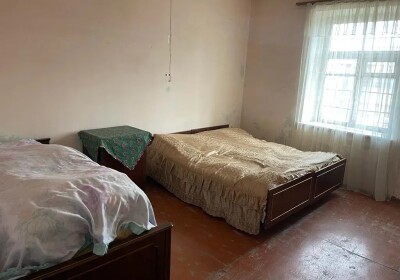 Կոդ  A-321 Վարձով է տրվում առանձնատուն