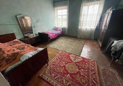 Կոդ  A-321 Վարձով է տրվում առանձնատուն