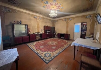 Կոդ  A-321 Վարձով է տրվում առանձնատուն