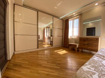 Կոդ 458 Վարձով է տրվում  բնակարան