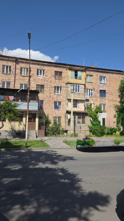 Կոդ BA-3042  Վաճառվում է բնակարան