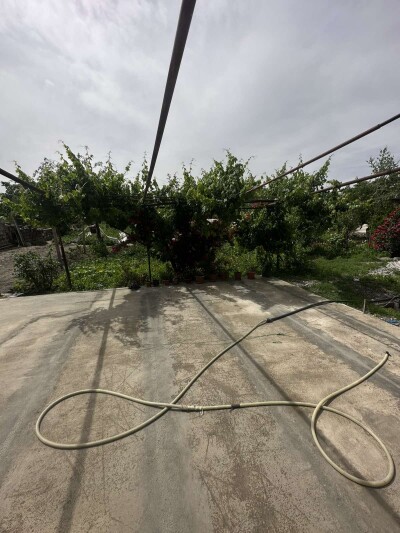 Կոդ AA-9445  Վաճառվում է երկհարկանի առանձնատուն