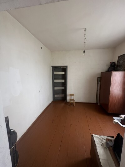 Կոդ AA-9445  Վաճառվում է երկհարկանի առանձնատուն