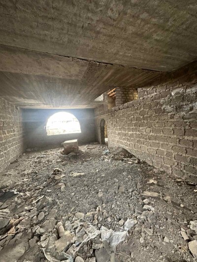 Կոդ AA-0203 Վաճառվում է կիսակառույց առանձնատուն