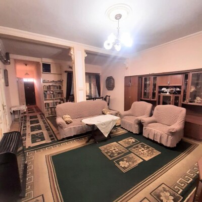 Կոդ AE-6783  Վաճառվում է առանձնատուն