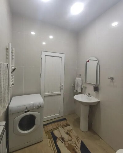 Կոդ 374 Վարձով է տրվում առանձնատուն