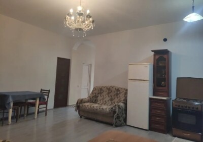 Կոդ 374 Վարձով է տրվում առանձնատուն