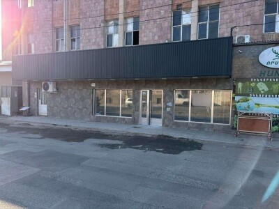 Կոդ 605 Վարձով է տրվում ԿՈՄԵՐՑԻՈՆ ՏԱՐԱԾՔ