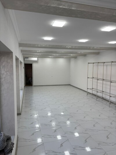 Կոդ 605 Վարձով է տրվում ԿՈՄԵՐՑԻՈՆ ՏԱՐԱԾՔ