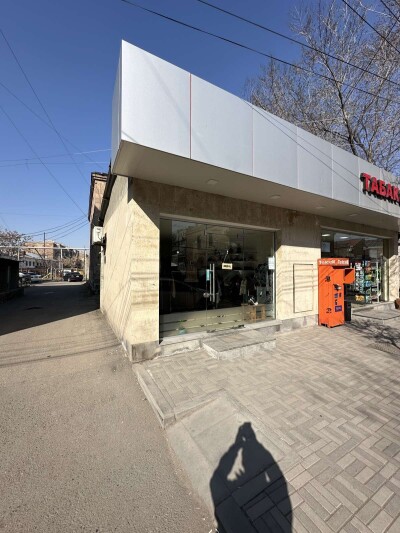 Կոդ 619 Վարձով է տրվում  ԿՈՄԵՐՑԻՈՆ ՏԱՐԱԾՔ