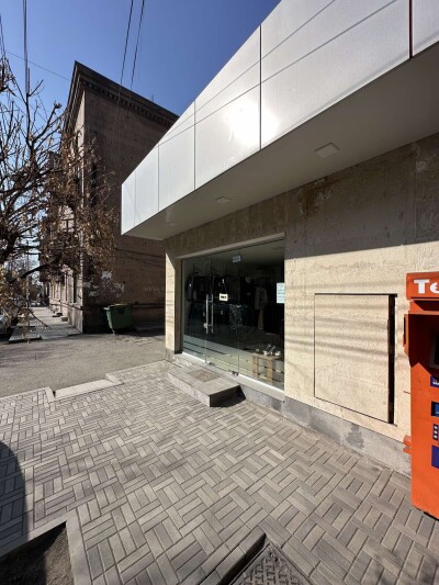 Կոդ 619 Վարձով է տրվում  ԿՈՄԵՐՑԻՈՆ ՏԱՐԱԾՔ