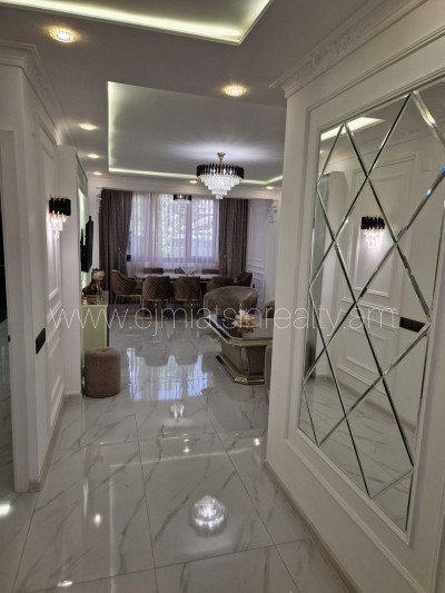 Կոդ BA-9977  Վաճառվում է բնակարան