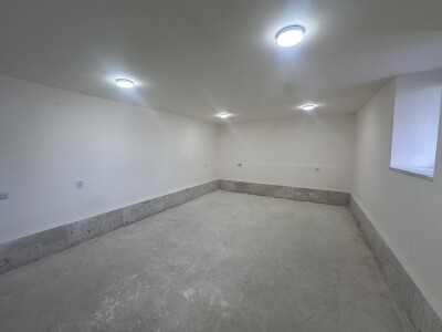 Կոդ 651 Վարձով է տրվում  ԿՈՄԵՐՑԻՈՆ ՏԱՐԱԾՔ