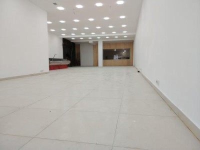 Կոդ 673 Վարձով է տրվում   ԿՈՄԵՐՑԻՈՆ ՏԱՐԱԾՔ