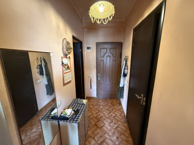 Կոդ BA-8296   Վաճառվում է բնակարան