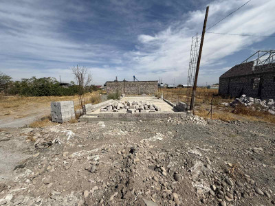 Կոդ HA-3080   Վաճառվում է տնամերձ հող