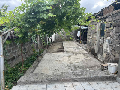 Կոդ AA-5569  Վաճառվում է առանձնատուն