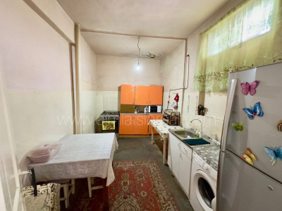 Կոդ AA-2558   Վաճառվում Է առանձնատուն