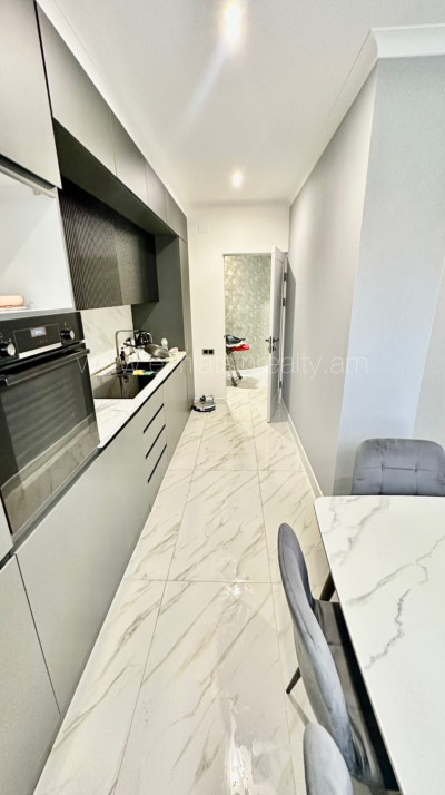 Կոդ BA-0034  Վաճառվում է բնակարան