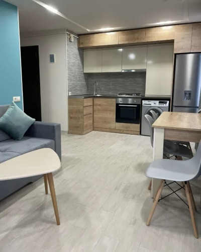 Կոդ 710 Վարձով է տրվում բնակարան