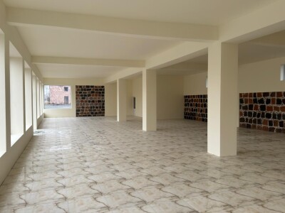 Կոդ K-330  Վարձով է տրվում    ԿՈՄԵՐՑԻՈՆ ՏԱՐԱԾՔ