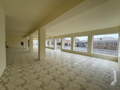 Կոդ K-330  Վարձով է տրվում    ԿՈՄԵՐՑԻՈՆ ՏԱՐԱԾՔ