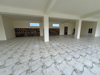 Կոդ K-330  Վարձով է տրվում    ԿՈՄԵՐՑԻՈՆ ՏԱՐԱԾՔ