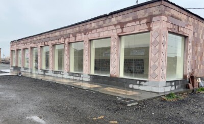 Կոդ K-330  Վարձով է տրվում    ԿՈՄԵՐՑԻՈՆ ՏԱՐԱԾՔ