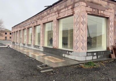 Կոդ K-330  Վարձով է տրվում    ԿՈՄԵՐՑԻՈՆ ՏԱՐԱԾՔ